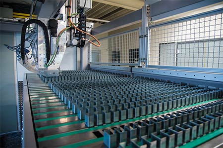 Reinigungs - und Montageanlage für U-Profile 